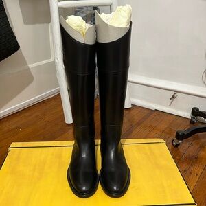 FENDI KARLIGRAPHY BOOTS